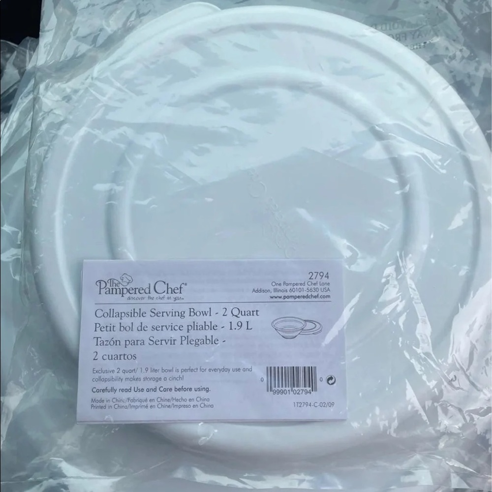 Pampered chef collapsible bowl set, new in plastic